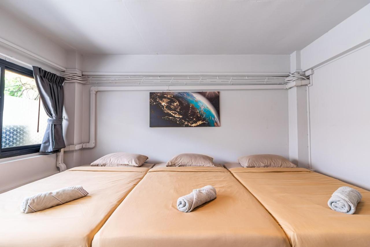 Snoozzze Hostel ใกล้รถไฟฟ้า ย่านบางรัก (Adults Only) Bangkok Exterior foto